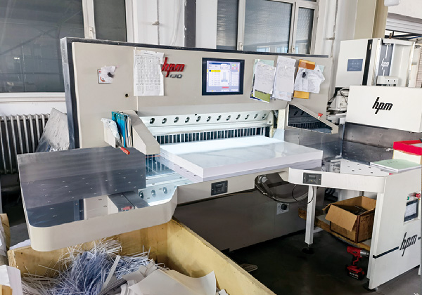 數(shù)控切紙機(jī)